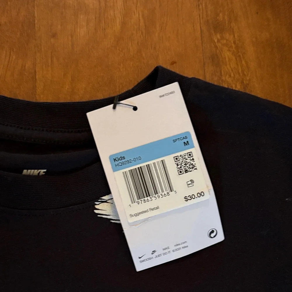 Nike Sportswear Big Kids' Just Do It Black T-Shirt Boys Size Medium 10-12